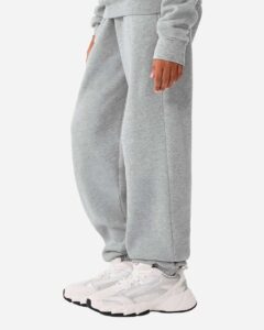 BELLA + CANVAS 3738Y Youth Sponge Fleece Sweatpants – Athletic Heather (on model side)