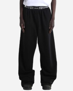 Shaka Wear SHPBS Unisex Paisley Bandit Sweatpants – Black (on model)