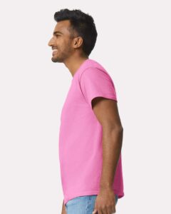 Gildan 2000 Unisex Ultra Cotton® T-Shirt – Azalea (on model side)