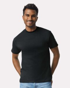 Gildan 2000 Unisex Ultra Cotton® T-Shirt – Black (on model)