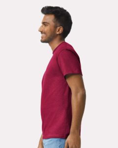 Gildan 2000 Unisex Ultra Cotton® T-Shirt – Cardinal Red (on model side)