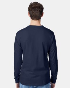 Hanes 5596 Unisex Authentic Long Sleeve Pocket T-Shirt – Navy (on model back)