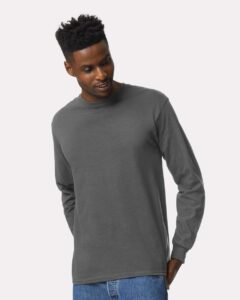 Gildan 2400 Unisex Ultra Cotton® Long Sleeve T-Shirt – Charcoal (on model)
