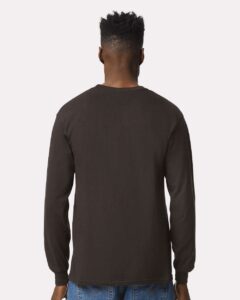 Gildan 2400 Unisex Ultra Cotton® Long Sleeve T-Shirt – Dark Chocolate (on model back)