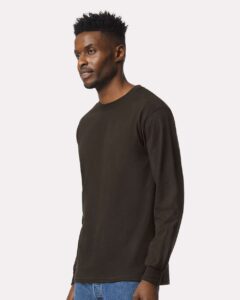 Gildan 2400 Unisex Ultra Cotton® Long Sleeve T-Shirt – Dark Chocolate (on model side)
