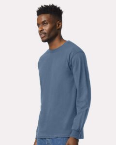 Gildan 2400 Unisex Ultra Cotton® Long Sleeve T-Shirt – Indigo Blue (on model side)