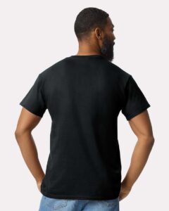 Gildan 2300 Unisex Ultra Cotton® Pocket T-Shirt – Black (on model back)