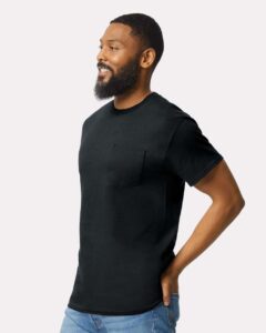 Gildan 2300 Unisex Ultra Cotton® Pocket T-Shirt – Black (on model side)
