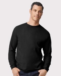 Gildan 8400 Unisex DryBlend® 50/50 Long Sleeve T-Shirt – Black (on model)