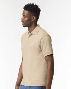 Gildan 8800 Unisex DryBlend® Polo – Sand (on model side)