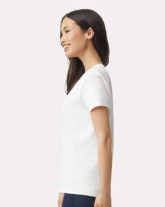 Gildan 2000L Women’s Ultra Cotton® T-Shirt – White (on model side)
