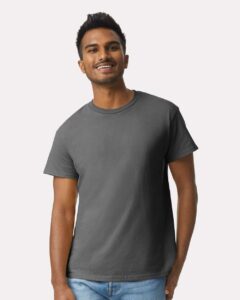 Gildan 2000 Unisex Ultra Cotton® T-Shirt – Charcoal (on model)