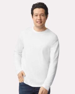Gildan 64400 Unisex Softstyle® Long Sleeve T-Shirt – White (on model)