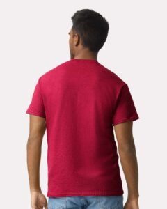 Gildan 2000 Unisex Ultra Cotton® T-Shirt – Antique Cherry Red (on model back)