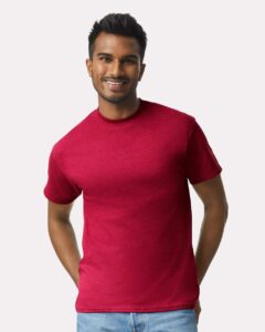 Gildan 2000 Unisex Ultra Cotton® T-Shirt – Antique Cherry Red (on model)
