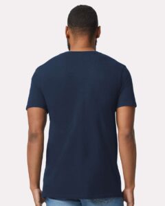 Gildan 64V00 Unisex Softstyle® V-Neck T-Shirt – Navy (on model back)