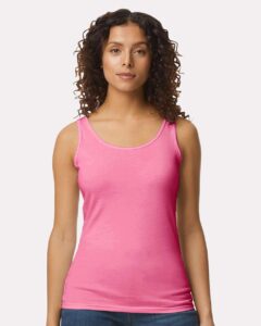 Gildan 64200L Women’s Softstyle® Tank Top – Azalea (on model)