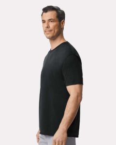 Gildan 42000 Unisex Performance® T-Shirt – Black (on model side)
