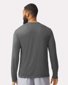 Gildan 42400 Unisex Performance® Long Sleeve T-Shirt – Charcoal (on model back)