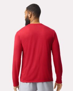 Gildan 42400 Unisex Performance® Long Sleeve T-Shirt – Red (on model back)