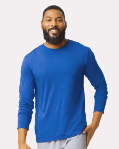 Gildan 42400 Unisex Performance® Long Sleeve T-Shirt – Royal (on model)
