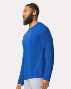 Gildan 42400 Unisex Performance® Long Sleeve T-Shirt – Royal (on model side)