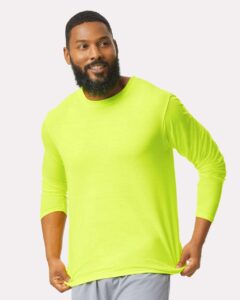 Gildan 42400 Unisex Performance® Long Sleeve T-Shirt – Safety Green (on model)