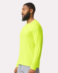 Gildan 42400 Unisex Performance® Long Sleeve T-Shirt – Safety Green (on model side)