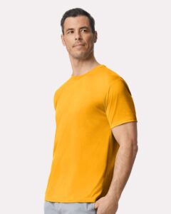 Gildan 42000 Unisex Performance® T-Shirt – Gold (on model side)