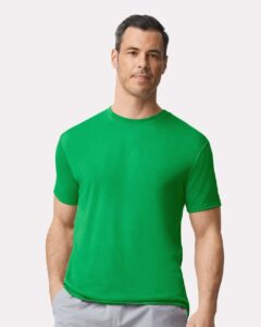 Gildan 42000 Unisex Performance® T-Shirt – Irish Green (on model)