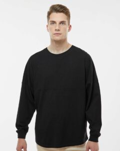 J. America 8229 Unisex Game Day Jersey Long Sleeve T-Shirt – Black (on model)