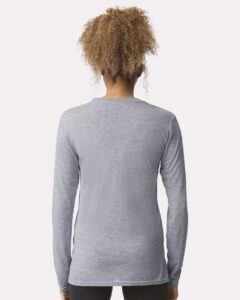 Gildan 42400 Unisex Performance® Long Sleeve T-Shirt – Sport Grey (on model back)