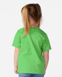 Rabbit Skins 3321 Toddler Fine Jersey Tee – Apple (on model back)