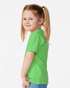 Rabbit Skins 3321 Toddler Fine Jersey Tee – Apple (on model side)