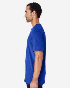 Gildan H000 Unisex Hammer™ T-Shirt – Deep Royal (on model side)