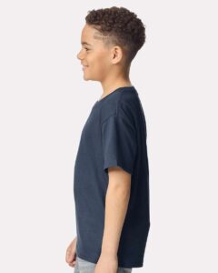Gildan 5000B Youth Heavy Cotton™ T-Shirt – Blue Dusk (on model side)