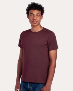 JERZEES 560MR Premium Blend Ring-Spun T-Shirt – Maroon Heather (on model side)