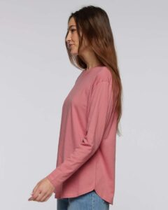 LAT 3508 Women’s Fine Jersey Long Sleeve Tee – Mauvelous (on model side)