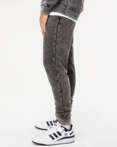 Independent Trading Co. PRM50PTMW Unisex Mineral Wash Fleece Sweatpants – Black (on model side)