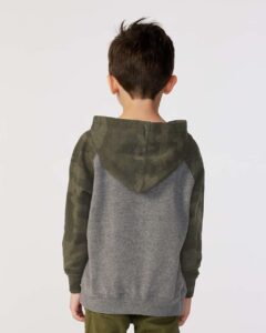 Independent Trading Co. PRM10TSB Toddler Special Blend Hooded Raglan Sweatshirt – Nickel Heather/ Forest Camo (on model back)