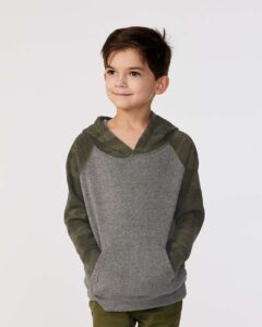 Independent Trading Co. PRM10TSB Toddler Special Blend Hooded Raglan Sweatshirt – Nickel Heather/ Forest Camo (on model)
