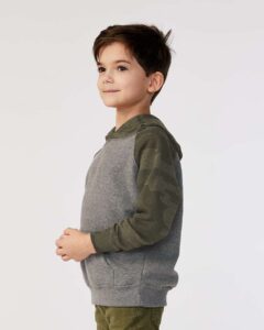 Independent Trading Co. PRM10TSB Toddler Special Blend Hooded Raglan Sweatshirt – Nickel Heather/ Forest Camo (on model side)