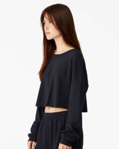 BELLA + CANVAS 6501 Women’s FWD Fashion Crop Long Sleeve Tee – Black (on model side)