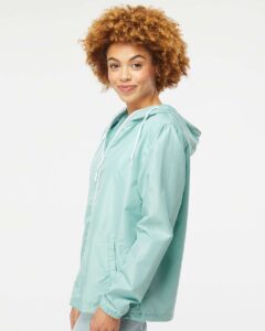 Independent Trading Co. EXP54LWZ Men’s Lightweight Windbreaker Full-Zip Jacket – Aqua/ White Zipper (on model side)