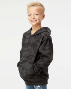Independent Trading Co. SS4001Y Youth Midweight Hooded Sweatshirt – Black Camo (on model side)