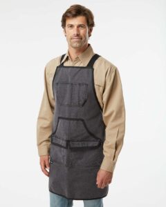 DRI DUCK 1500 Workman’s Apron – Charcoal/ Black (on model side)