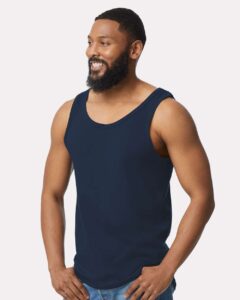 Gildan 64200 Unisex Softstyle® Tank Top – Navy (on model side)